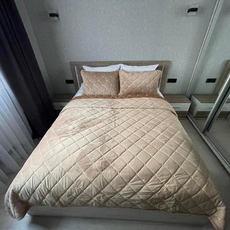 Vel Люкс Appartement Tsjernivsi Buitenkant foto