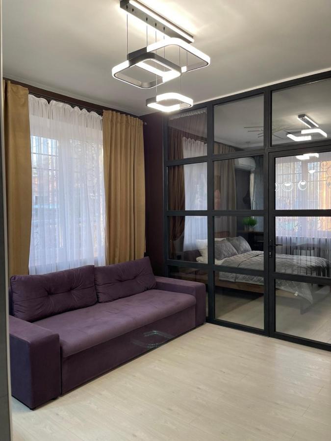 Vel Люкс Appartement Tsjernivsi Buitenkant foto