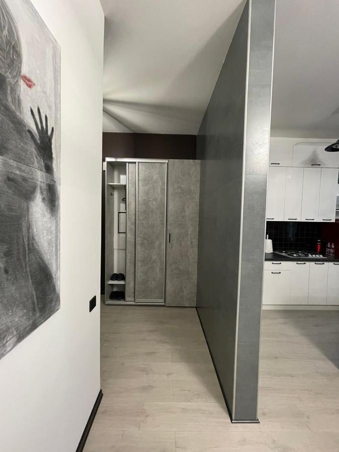 Vel Люкс Appartement Tsjernivsi Buitenkant foto