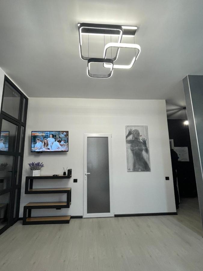 Vel Люкс Appartement Tsjernivsi Buitenkant foto