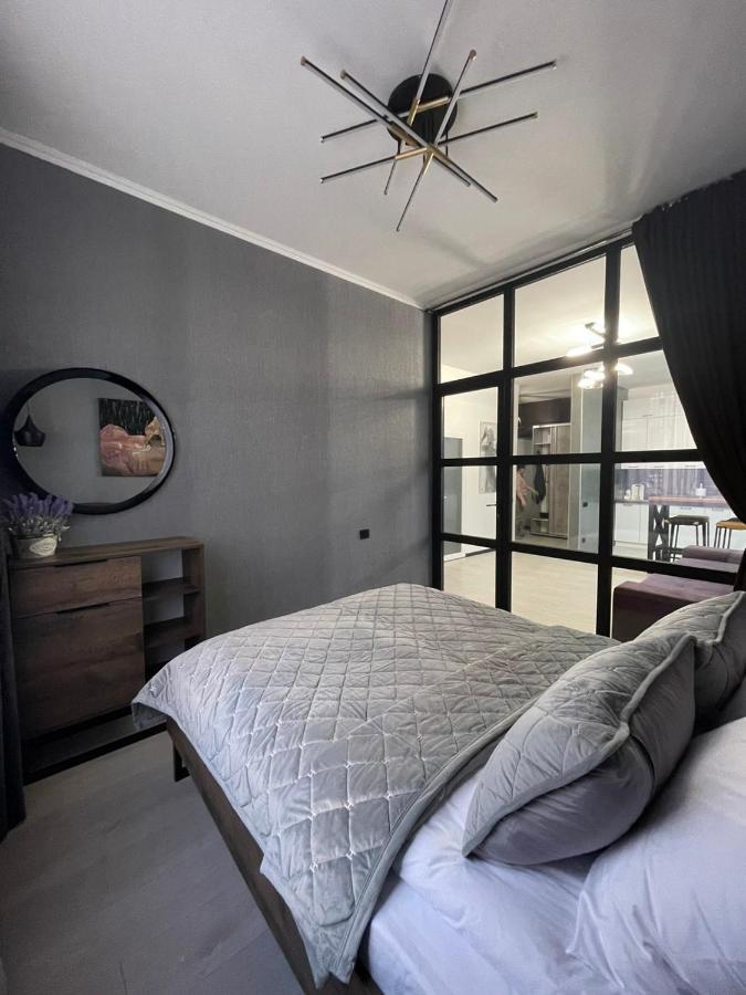 Vel Люкс Appartement Tsjernivsi Buitenkant foto