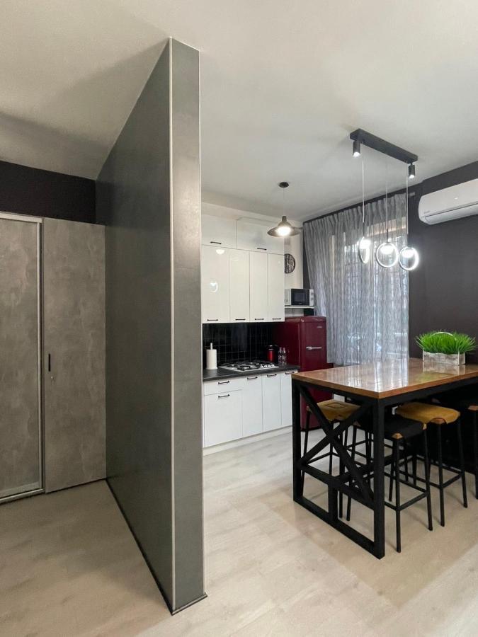 Vel Люкс Appartement Tsjernivsi Buitenkant foto