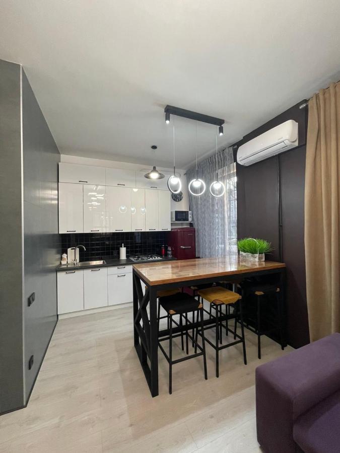 Vel Люкс Appartement Tsjernivsi Buitenkant foto