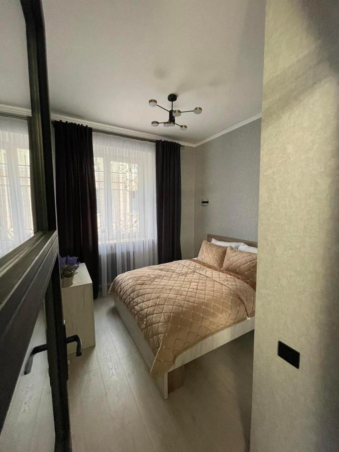 Vel Люкс Appartement Tsjernivsi Buitenkant foto