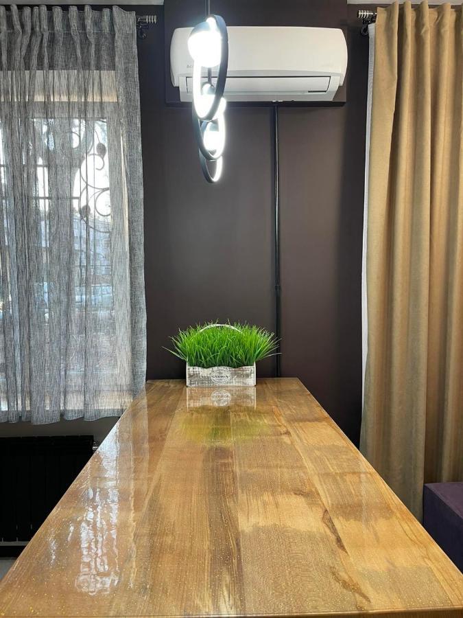 Vel Люкс Appartement Tsjernivsi Buitenkant foto