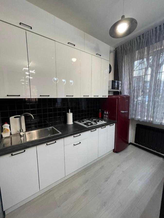 Vel Люкс Appartement Tsjernivsi Buitenkant foto