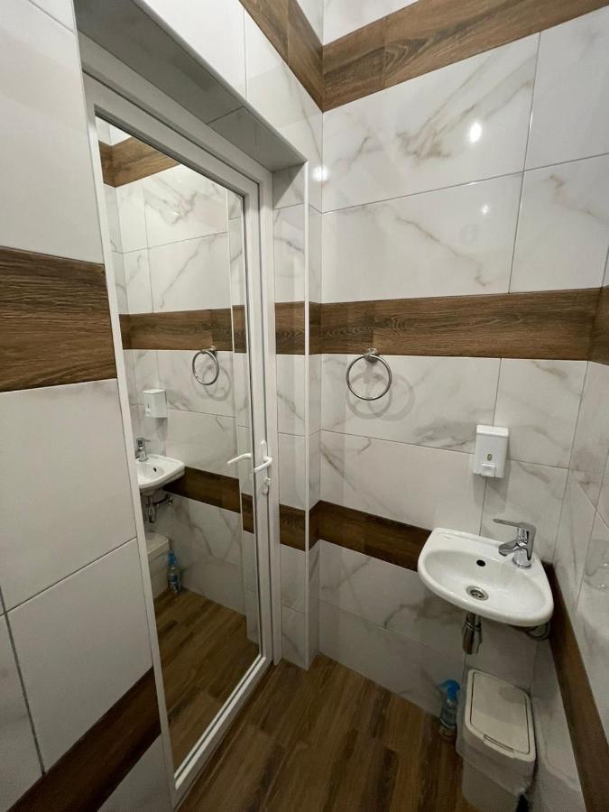 Vel Люкс Appartement Tsjernivsi Buitenkant foto